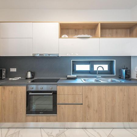 Newly Renovated Apt In The Heart Of Kerameikos Атина Екстериор снимка
