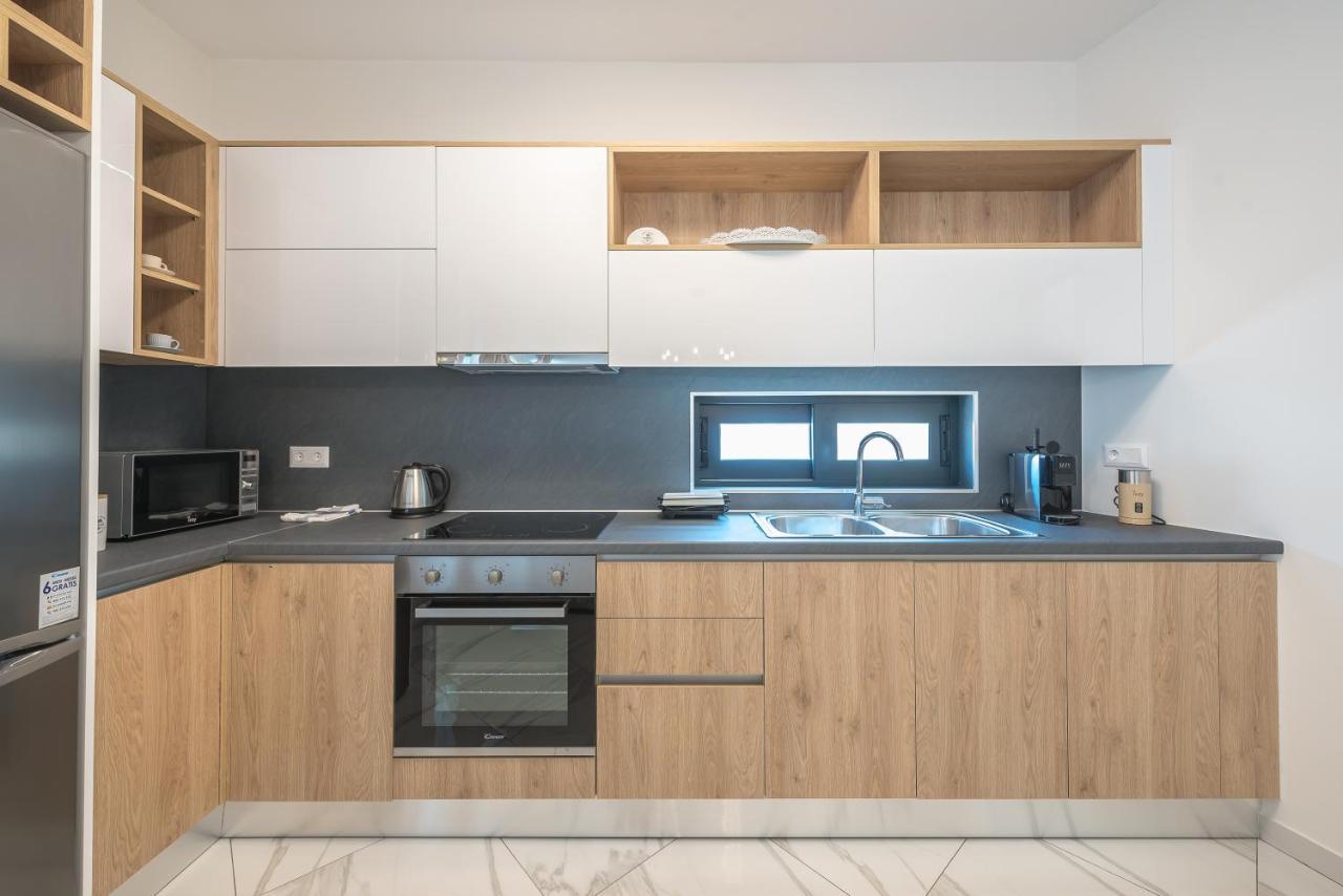 Newly Renovated Apt In The Heart Of Kerameikos Атина Екстериор снимка