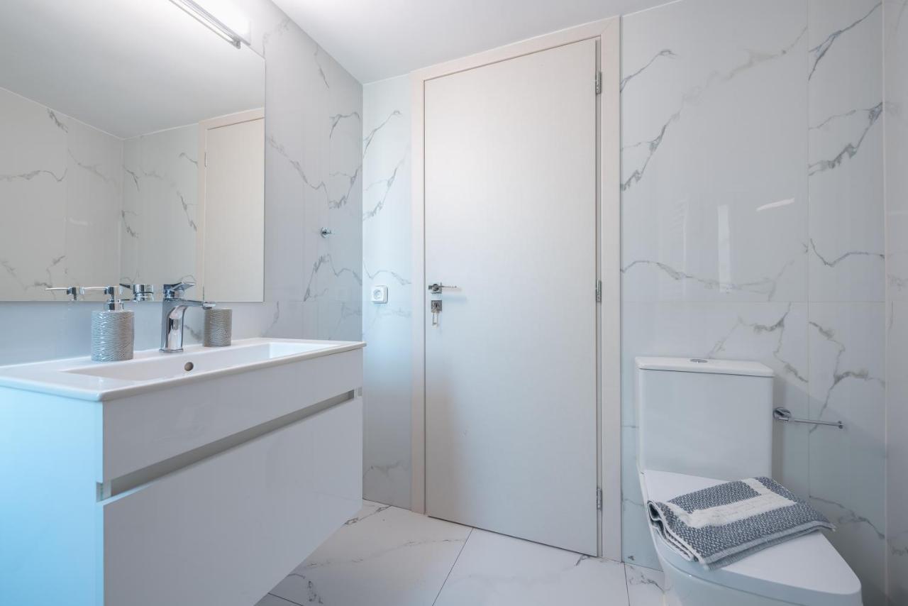 Newly Renovated Apt In The Heart Of Kerameikos Атина Екстериор снимка